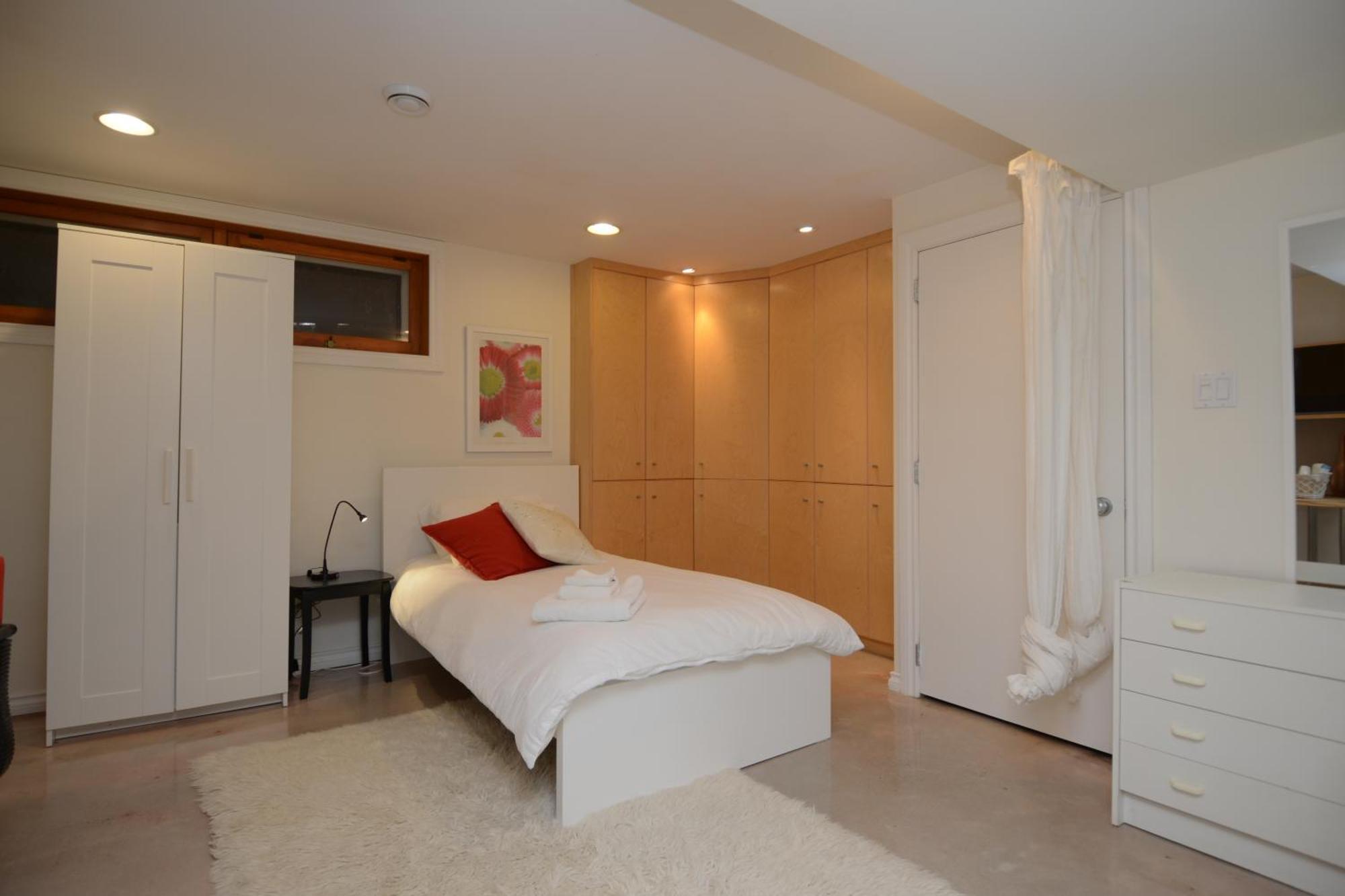 U Of A Homestay, Trails & Whyte Ave 埃德蒙顿 外观 照片